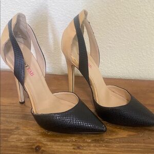 JustFab Black and Tan Women's Heels size 7.5